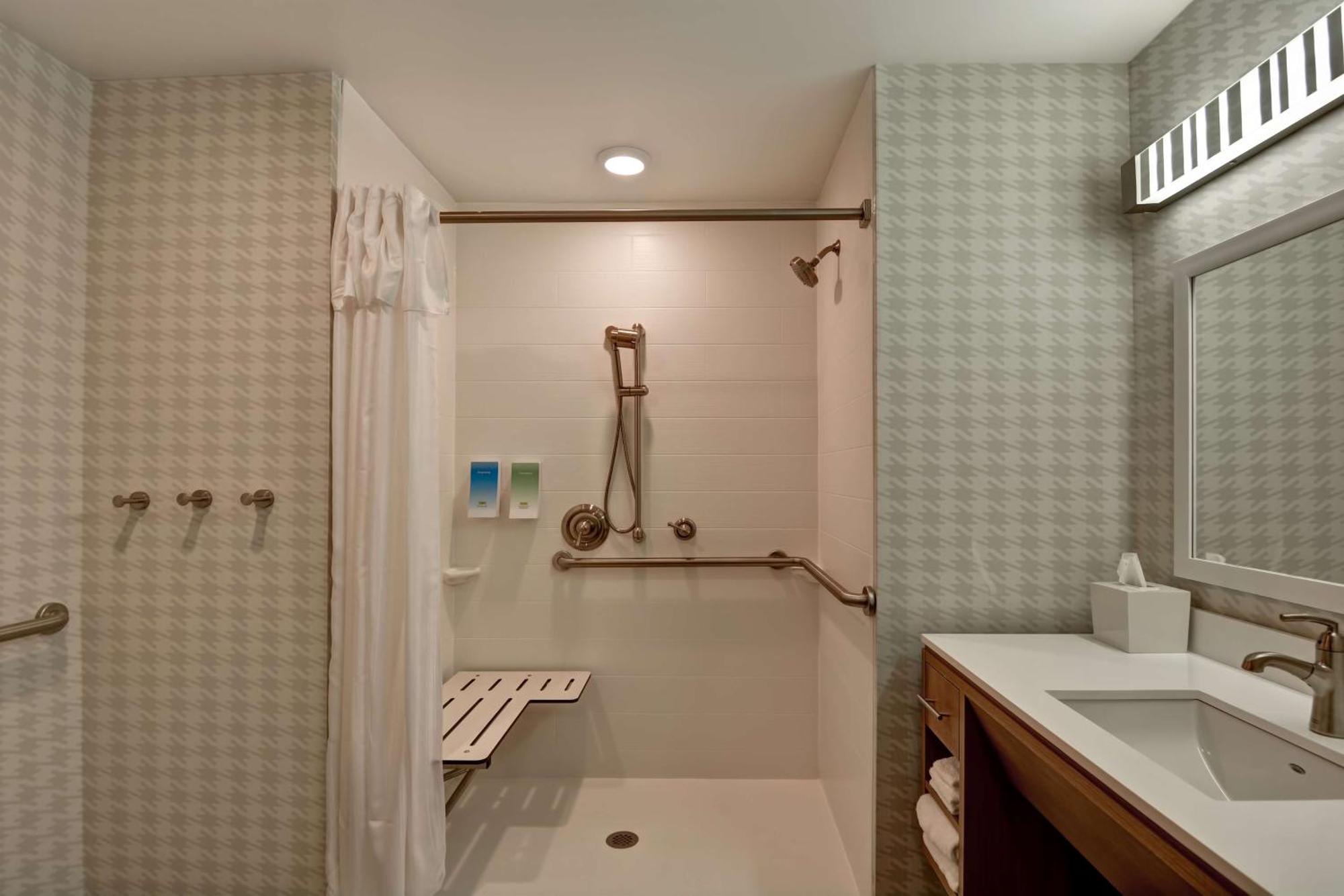 Home2 Suites By Hilton Tampa Usf Near Busch Gardens Exteriér fotografie