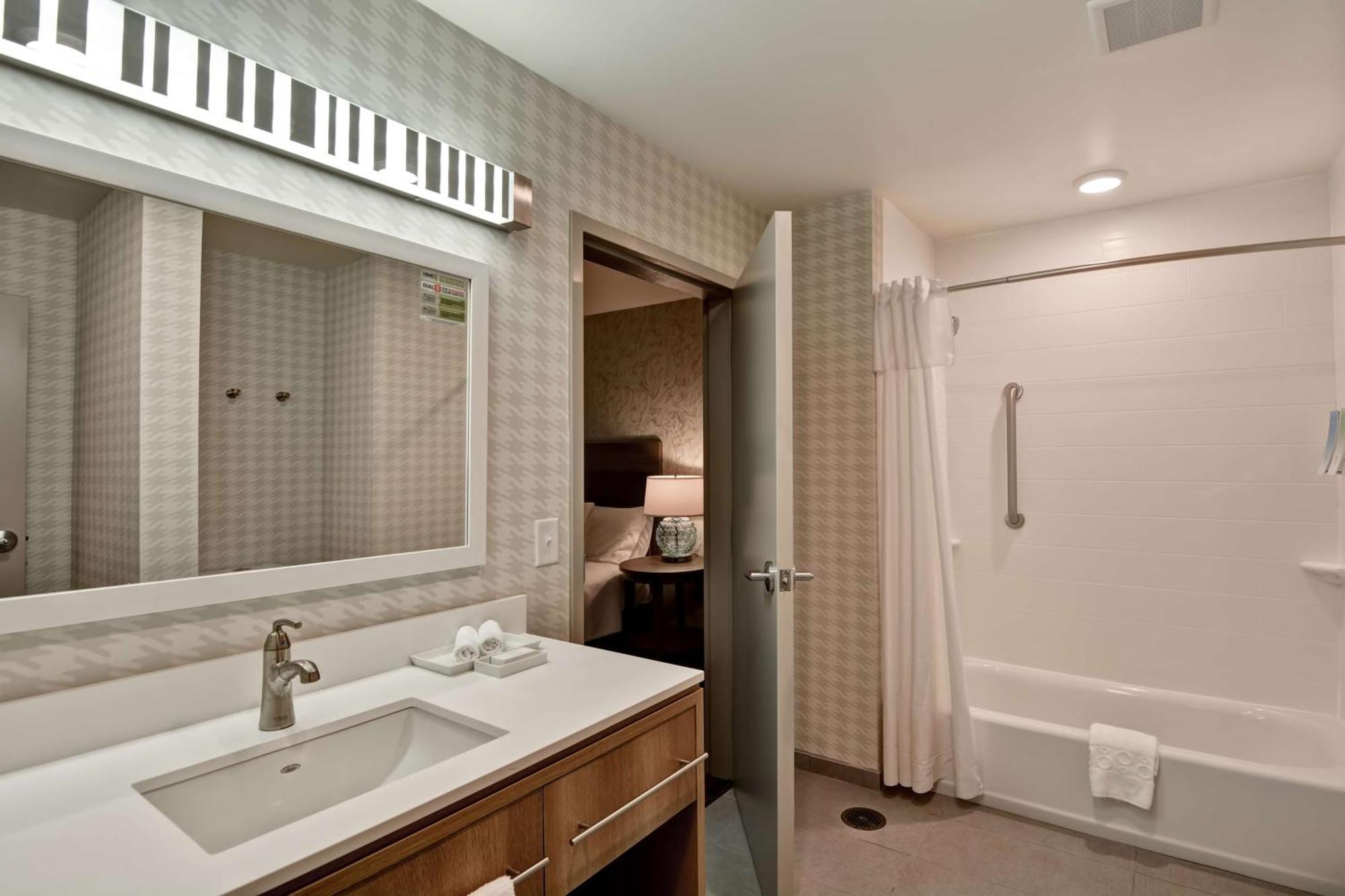 Home2 Suites By Hilton Tampa Usf Near Busch Gardens Exteriér fotografie