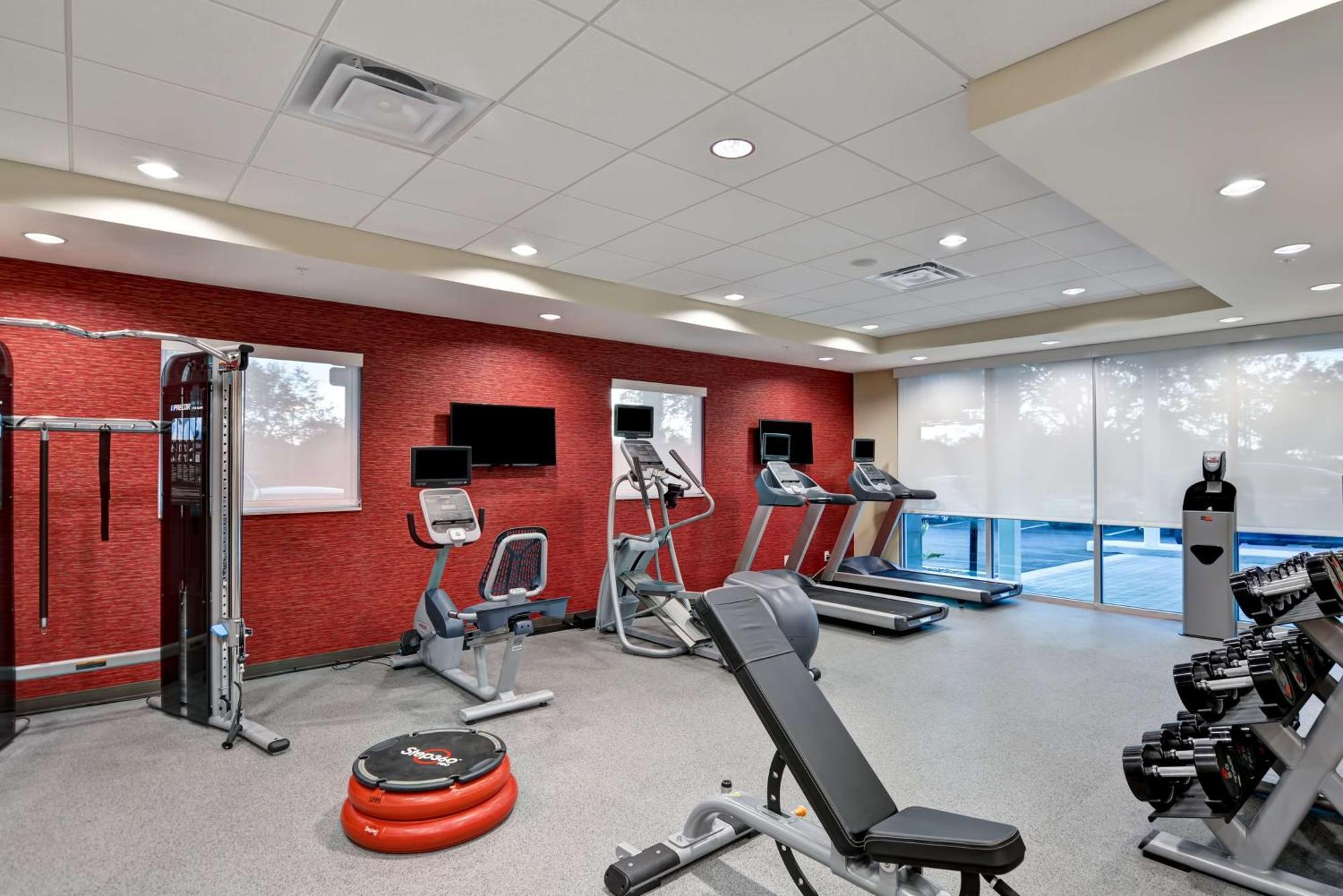 Home2 Suites By Hilton Tampa Usf Near Busch Gardens Exteriér fotografie